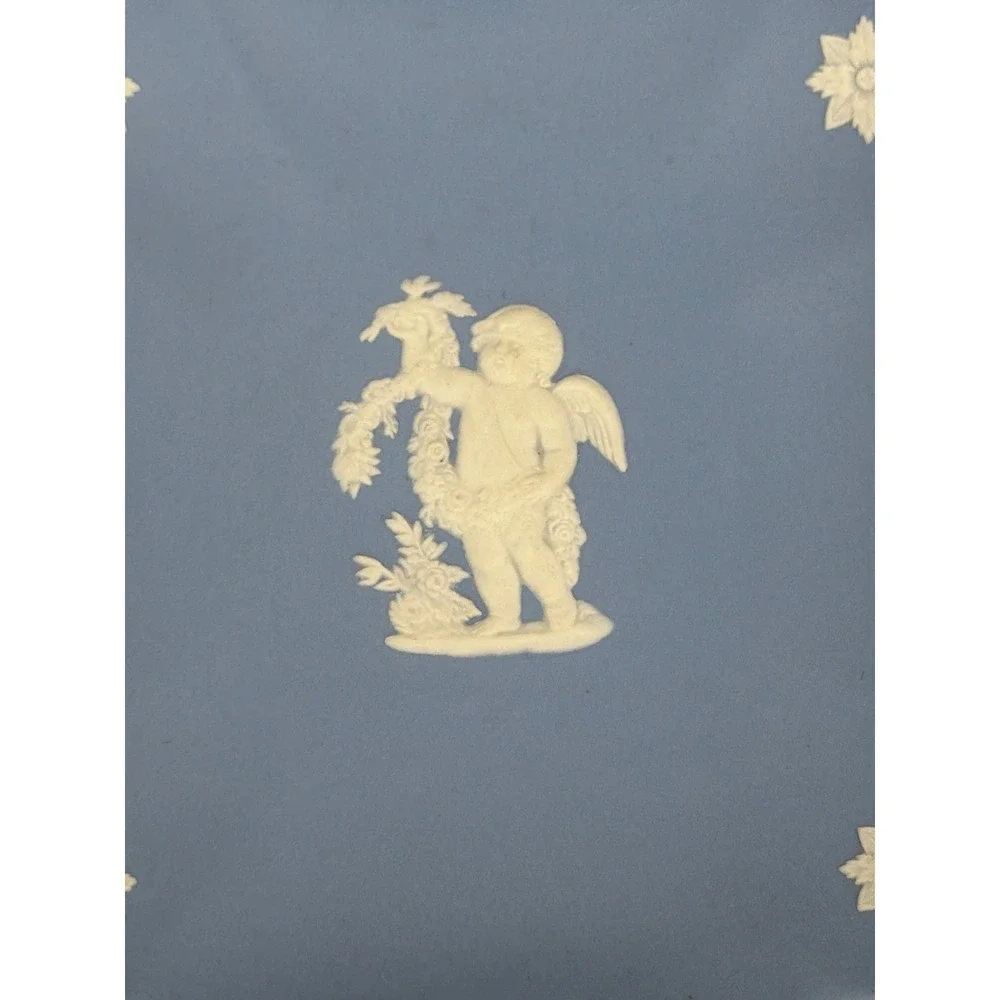 Wedgwood jasperware pale